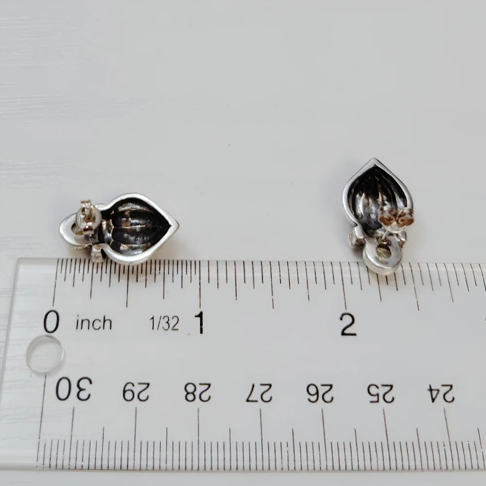 Vintage Sterling Silver Faux Pearl Fluted Post back Earrings - Picture 7 of 8